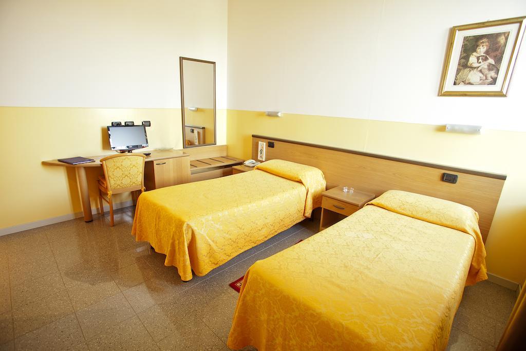 Master Hotel Castelvetro Piacentino Extérieur photo